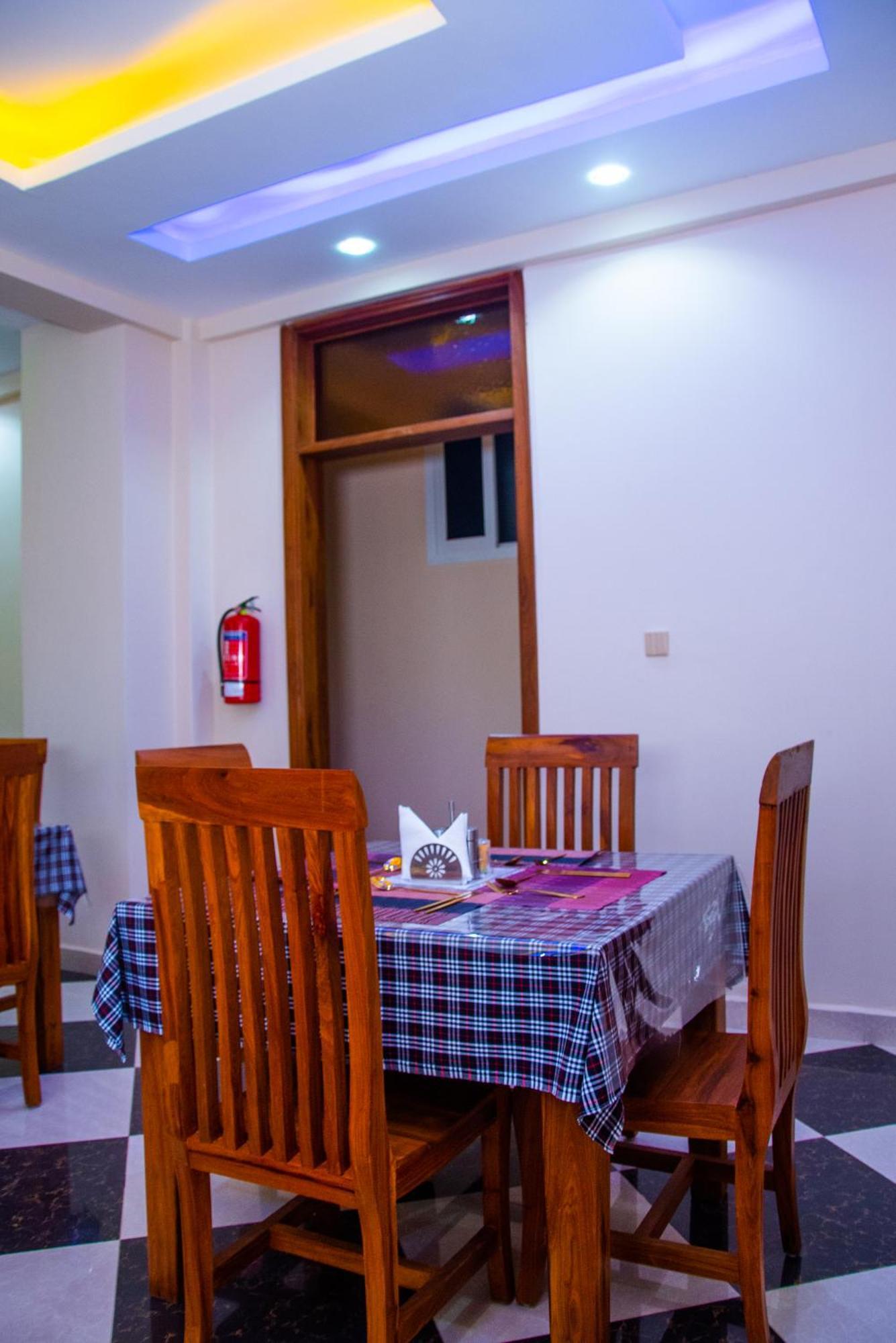 Aves Executive Hotel Arusha Bagian luar foto