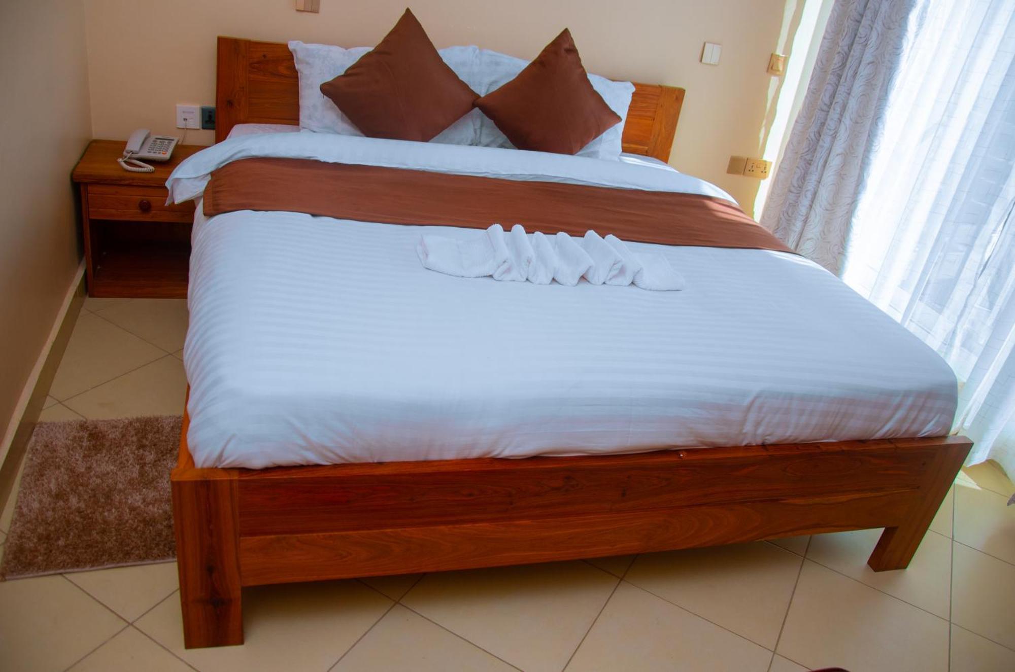 Aves Executive Hotel Arusha Bagian luar foto