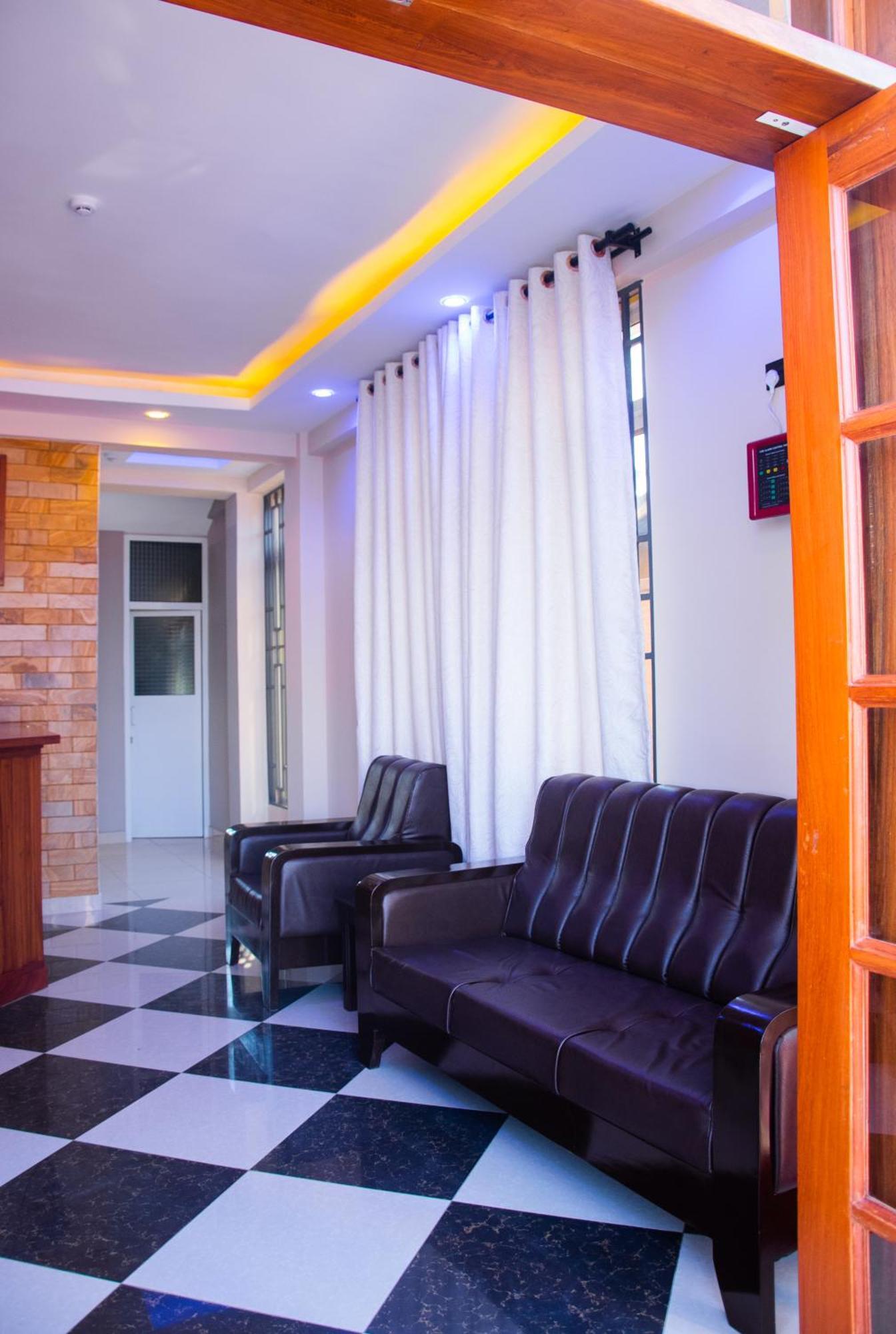 Aves Executive Hotel Arusha Bagian luar foto